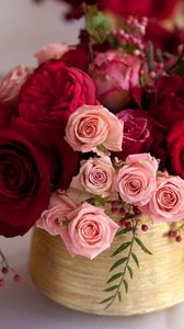 Превью обои розы, оформление, ягоды, фужеры, стол