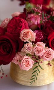 Превью обои розы, оформление, ягоды, фужеры, стол