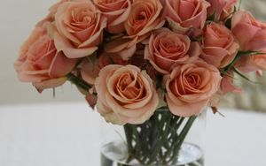 Превью обои розы, цветы, букет, ваза, конфеты