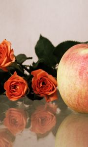 Превью обои розы, цветы, букет, яблоко, отражение