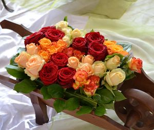 Превью обои розы, цветы, бутоны, разные, телега, записка, постель