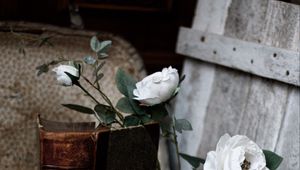 Превью обои розы, цветы, книга, винтаж, эстетика