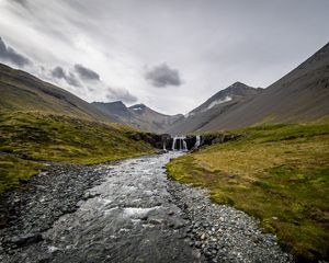 Превью обои ручей, галька, горы, долина, трава