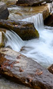 Превью обои ручей, камни, вода, листья, осень