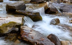 Превью обои ручей, камни, вода, листья, осень