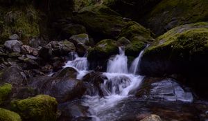 Превью обои ручей, камни, водопад, мох, природа