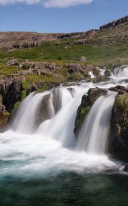 Превью обои ручей, водопад, камни, трава, брызги, склон, природа