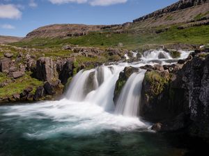 Превью обои ручей, водопад, камни, трава, брызги, склон, природа