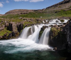 Превью обои ручей, водопад, камни, трава, брызги, склон, природа