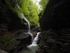 Превью обои ручей, водопад, скалы, каменный, деревья