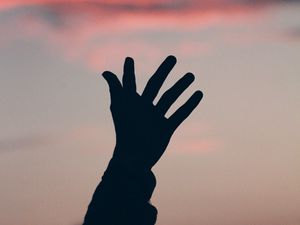 Превью обои рука, силуэт, небо, ночь, взмах