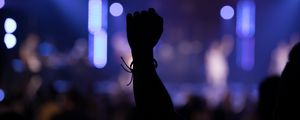 Превью обои рука, силуэт, свет, блики