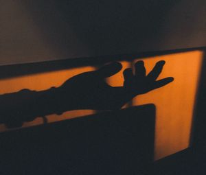 Превью обои рука, тень, темный