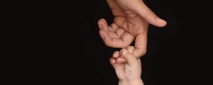 Превью обои руки, пальцы, касание, ребенок, родитель