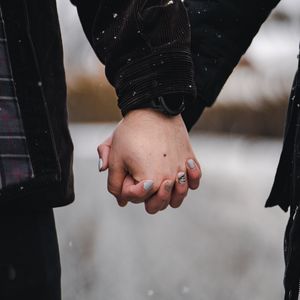 Превью обои руки, пара, любовь, снег