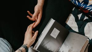 Превью обои руки, тату, книга