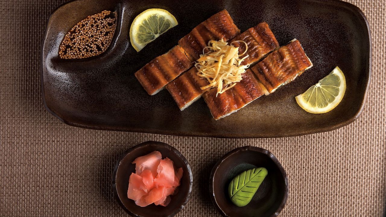 Обои рыба, соус, кунжут, японская кухня, лимон, сервировка