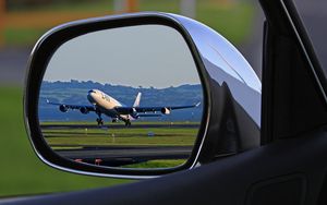 Превью обои самолет, авто, зеркало, отражение