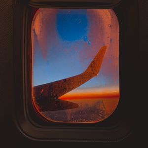 Превью обои самолет, иллюминатор, окно, стекло