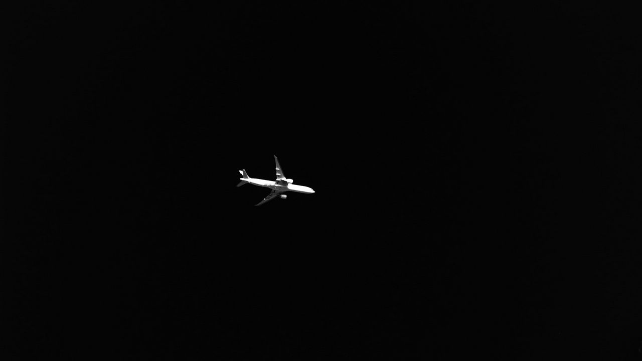 Обои самолет, небо, чб, темный, минимализм