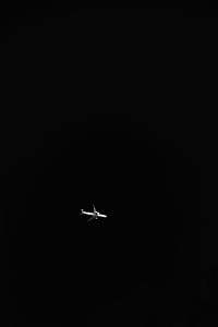 Превью обои самолет, небо, чб, темный, минимализм