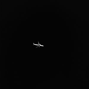 Превью обои самолет, небо, чб, темный, минимализм