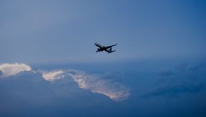 Превью обои самолет, небо, полет, облака, минимализм