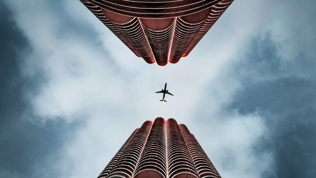 Обои самолет, небоскребы, вид снизу, небо, архитектура
