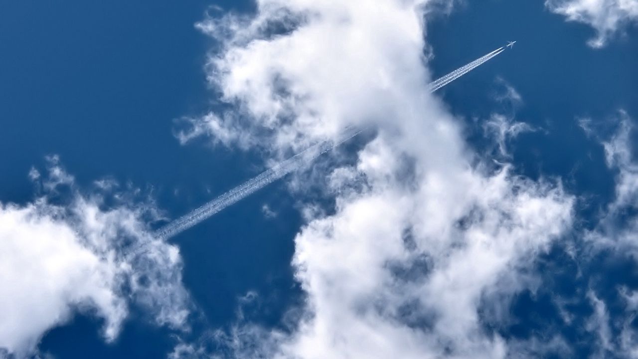 Обои самолет, след, небо, облака, голубой