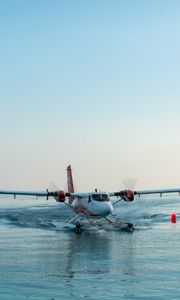 Превью обои самолет, вода, море, брызги