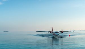 Превью обои самолет, вода, море, брызги