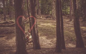 Превью обои сердце, деревья, краска, романтика