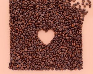 Превью обои сердце, кофейные зерна, кофе, любовь