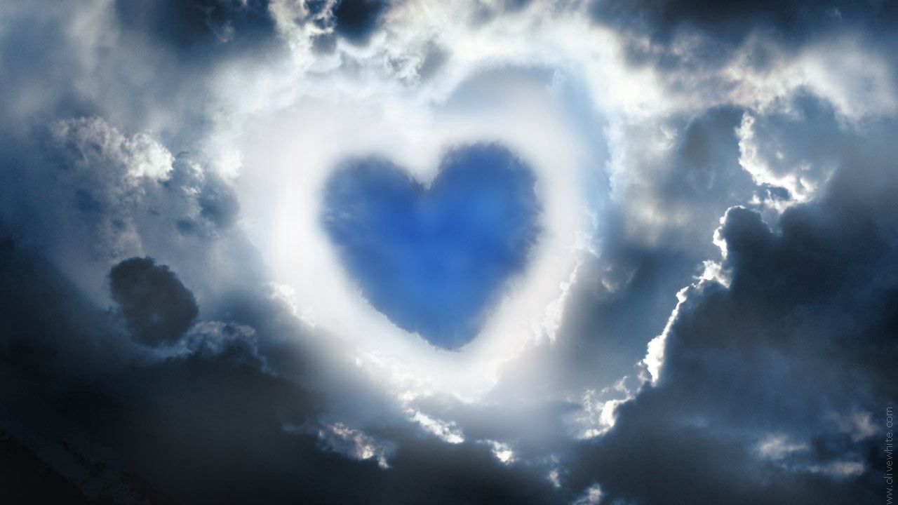 Обои сердце, небо, голубой, свет, облака