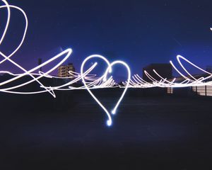 Превью обои сердце, свет, длинная выдержка, темнота
