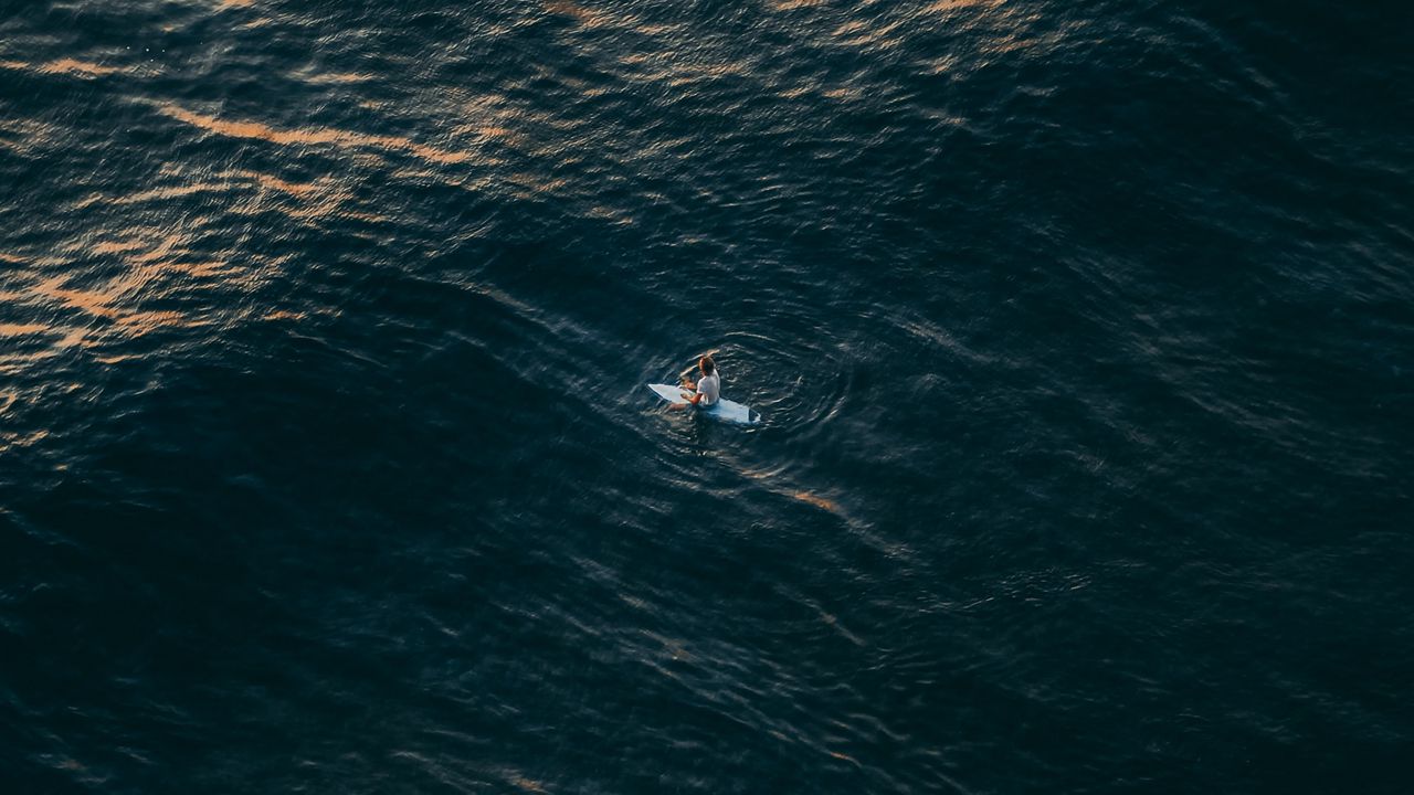 Обои серфингист, море, вид сверху, вода, одиночество