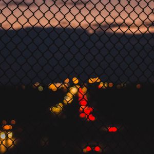 Превью обои сетка, блики, ночь