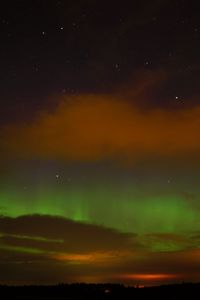 Превью обои северное сияние, облака, звезды, космос, темный