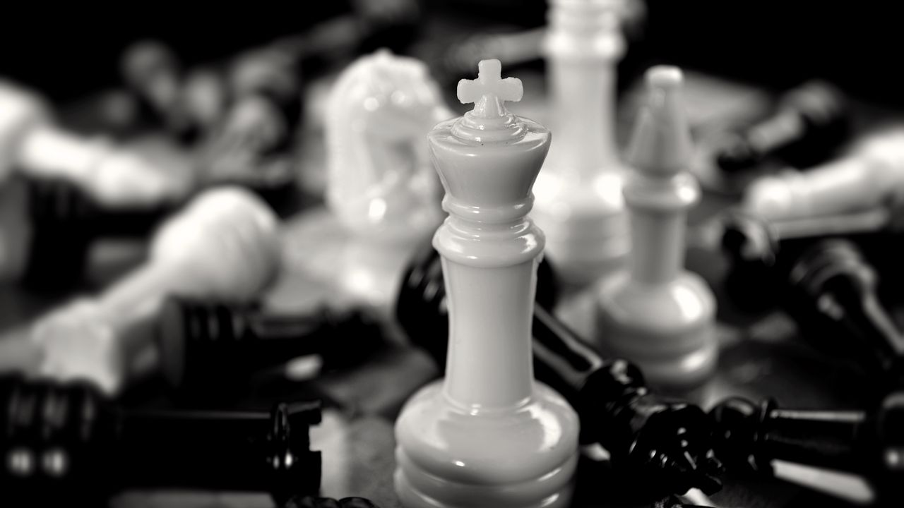 Обои шахматный король, фигура, шахматы, черно-белый