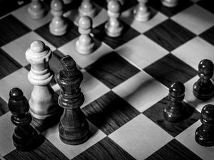 Превью обои шахматы, фигуры, черно-белый, игра