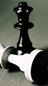 Превью обои шахматы, фигуры, черно-белый, игра, блики