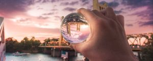 Превью обои шар, рука, мост, город