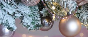 Превью обои шары, гирлянда, снег, елка, новый год, рождество