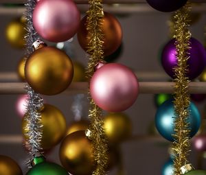 Превью обои шары, мишура, украшения, разноцветный, новый год, рождество, праздники