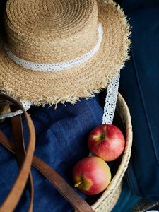 Превью обои шляпа, яблоки, фрукты, одежда