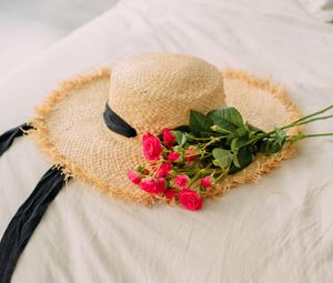 Превью обои шляпа, розы, цветы, букет, эстетика