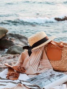 Превью обои шляпа, сумка, журнал, ткань, пляж