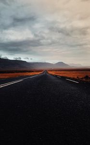Превью обои шоссе, пустынный, исландия, трасса, асфальт, облака, рельеф, север