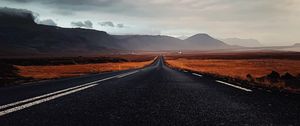 Превью обои шоссе, пустынный, исландия, трасса, асфальт, облака, рельеф, север