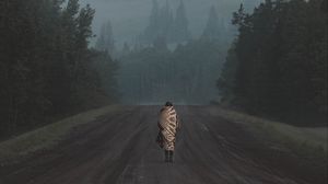 Превью обои силуэт, дорога, горы, туман, лес